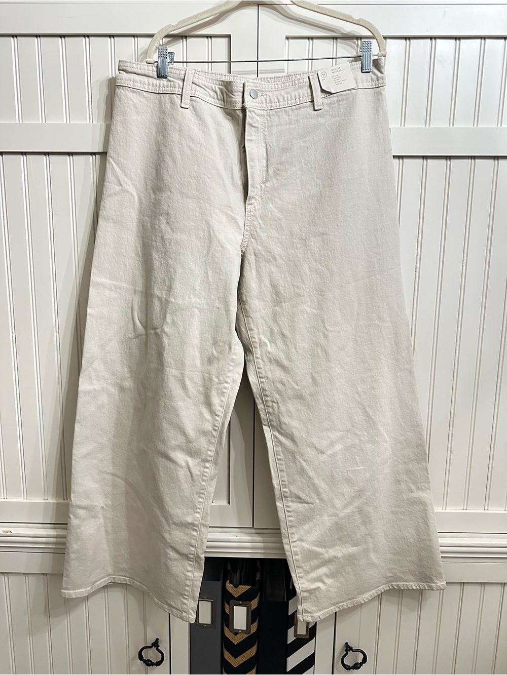 Universal Thread Wide Leg Jeans in Off-White